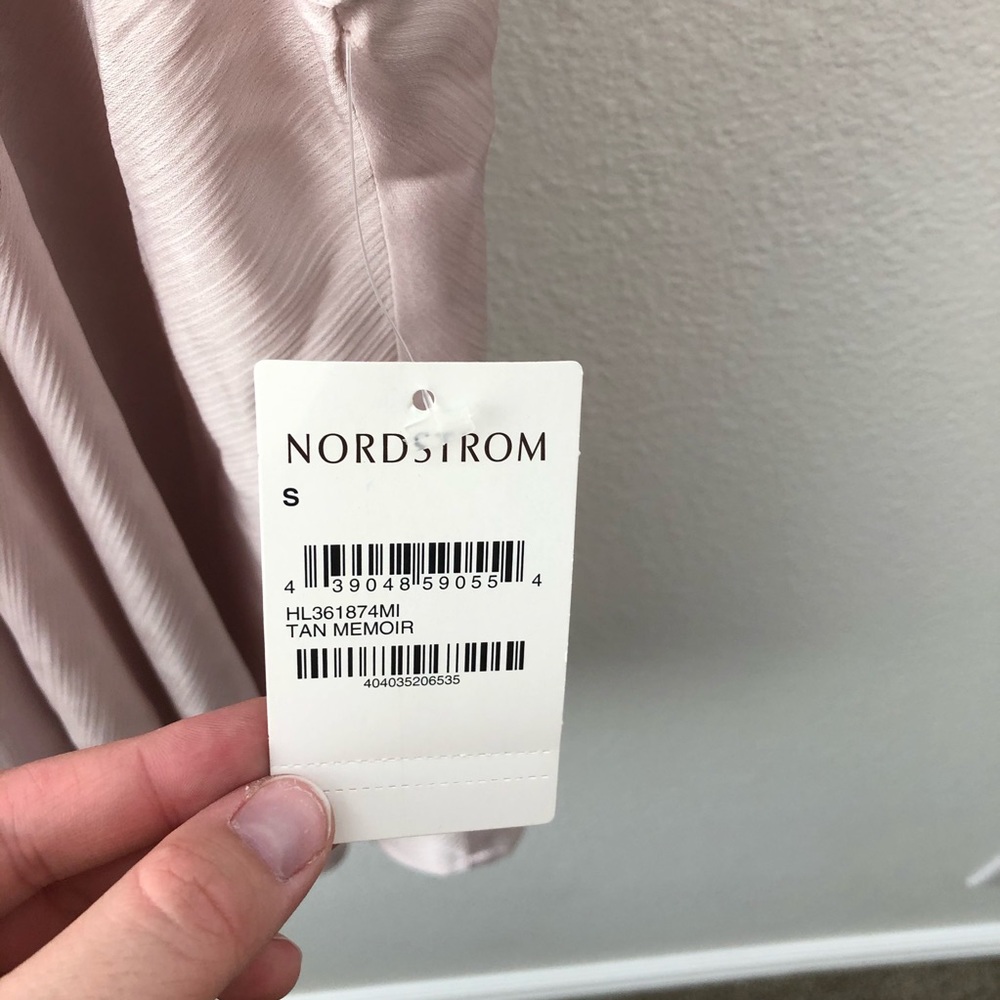 NWT Hinge Blouse - Picture 2 of 5